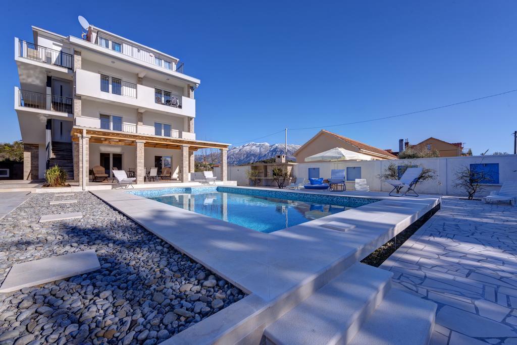 Villa Sandy Apartments Tivat Dış mekan fotoğraf